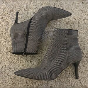 Cabi Dandy Plaid Pointy Toe Heeled Ankle Bootie Size 9